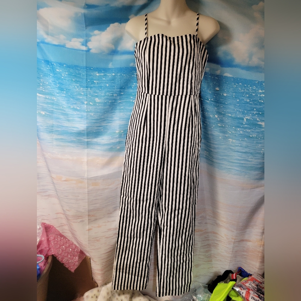 Urban Outfitters NWT Black & White Striped Spaghetti Strap Jumpsuit Size Small‎